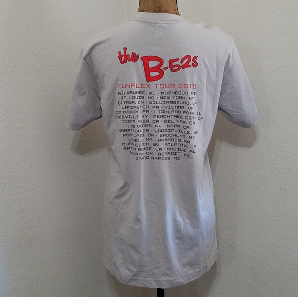 The B-52s Funplex Tour 2010 short sleeve concert tee band graphics crew neck Med - Picture 2 of 7